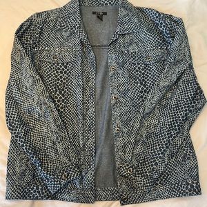 Short jacket, dark blue cheetah print on lighter blue 100% cotton